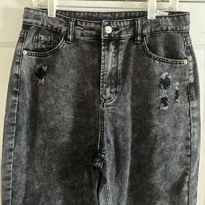 ON SALE: NWOT - Women's Gray/Black Denim Jeans - Size Large (8/10)